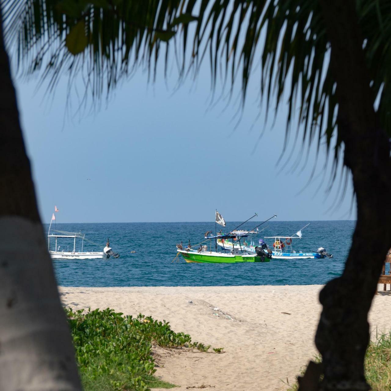 Nomad Beach House Hotell Puerto Escondido  Exteriör bild
