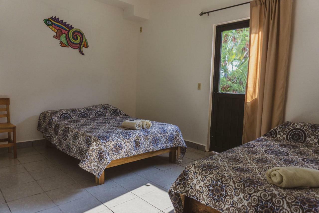Nomad Beach House Hotell Puerto Escondido  Exteriör bild