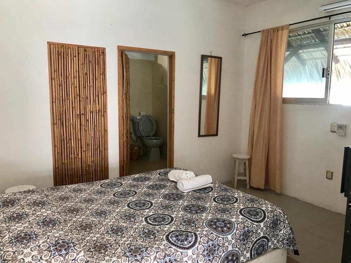 Nomad Beach House Hotell Puerto Escondido  Exteriör bild